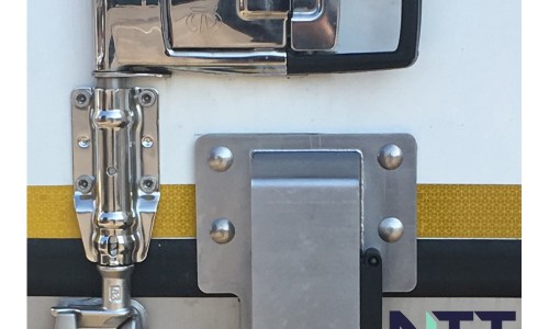 Trailer mechanical door lock